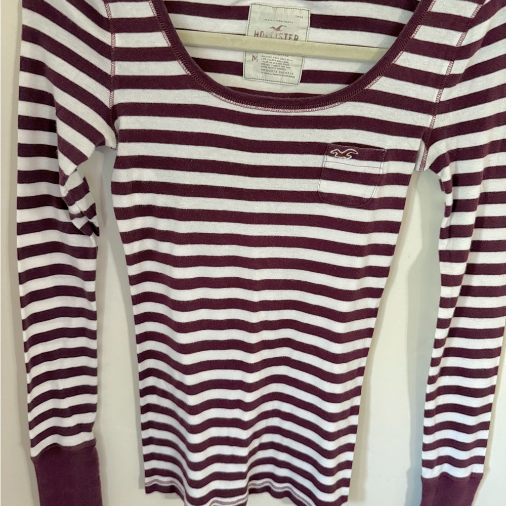 Y2K Hollister Women's Long Sleeve Striped Tee - Burgundy and White